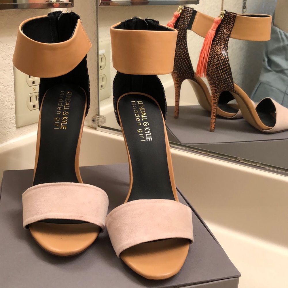 Kendall and Kylie  madden girl tassel sandals
